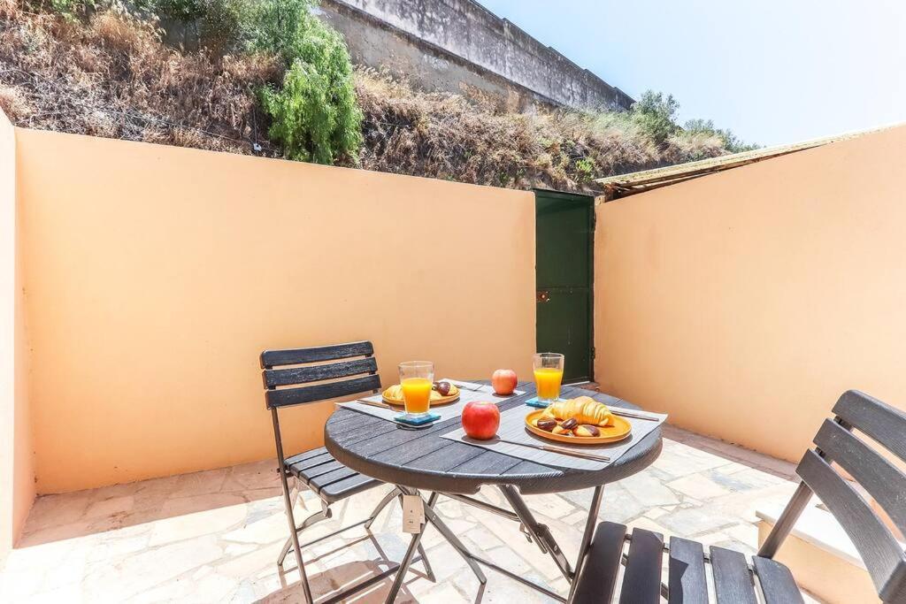Vita Portucale ! Bright Campo Ourique W/ Terrace Lisbon Bagian luar foto